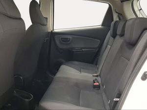 Toyota Yaris 1.5 110 Active  - Foto 12