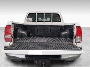 Toyota Hilux Doble Cabina GX 2.4D 150 T/M 6V 4WD    - Foto 11
