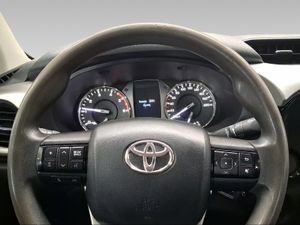 Toyota Hilux Doble Cabina GX 2.4D 150 T/M 6V 4WD    - Foto 14