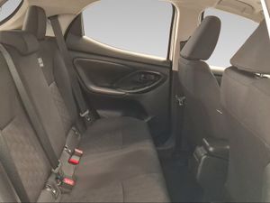 Toyota Yaris 1.5 120H Active Plus  - Foto 8