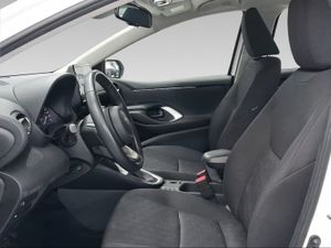 Toyota Yaris 1.5 120H Active Plus  - Foto 13