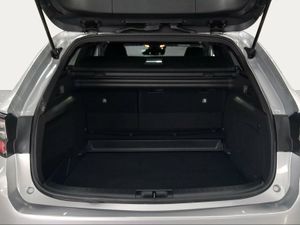 Toyota Corolla 2.0 180H STYLE E-CVT TOURING SPORT  - Foto 11