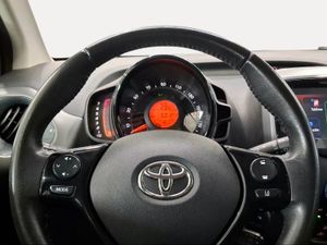 Toyota Aygo 1.0 70 x-play  - Foto 14