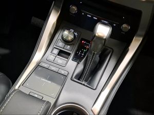 Lexus NX 2.5 300h Premium 2WD  - Foto 14