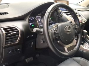 Lexus NX 2.5 300h Premium 2WD  - Foto 16