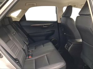 Lexus NX 2.5 300h Premium 2WD  - Foto 8