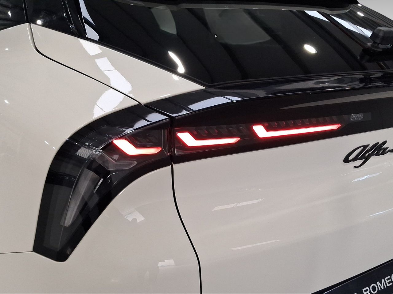 Alfa Romeo Junior Ibrida Speciale 100kW (136CV)  - Foto 16