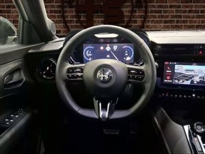 Alfa Romeo Junior Ibrida Speciale 100kW (136CV)  - Foto 10