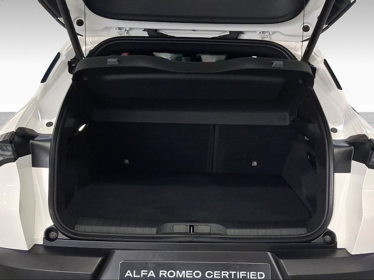 Alfa Romeo Junior Ibrida Speciale 100kW (136CV)  - Foto 7