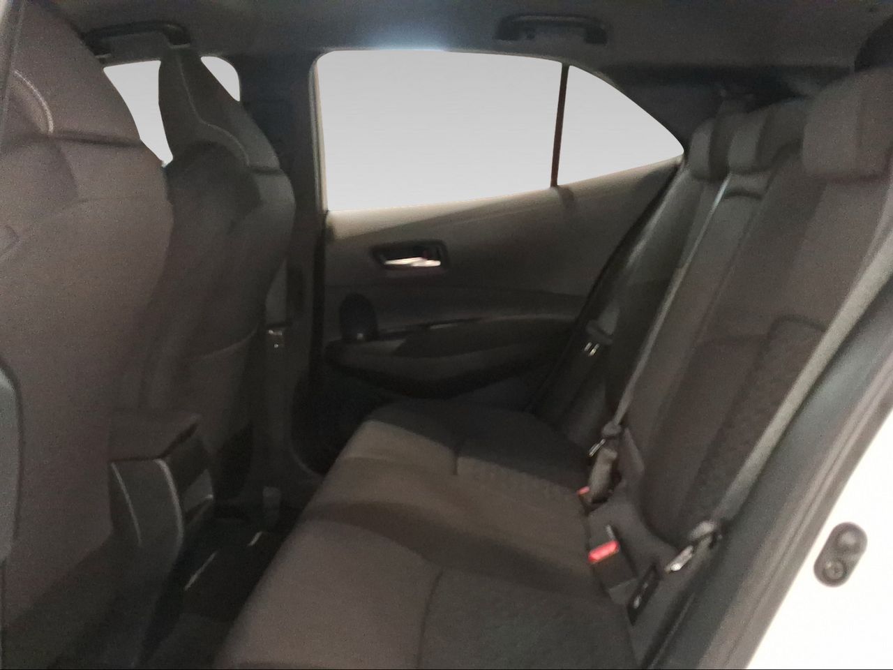 Toyota Corolla 1.8 125H ACTIVE TECH E-CVT  - Foto 12