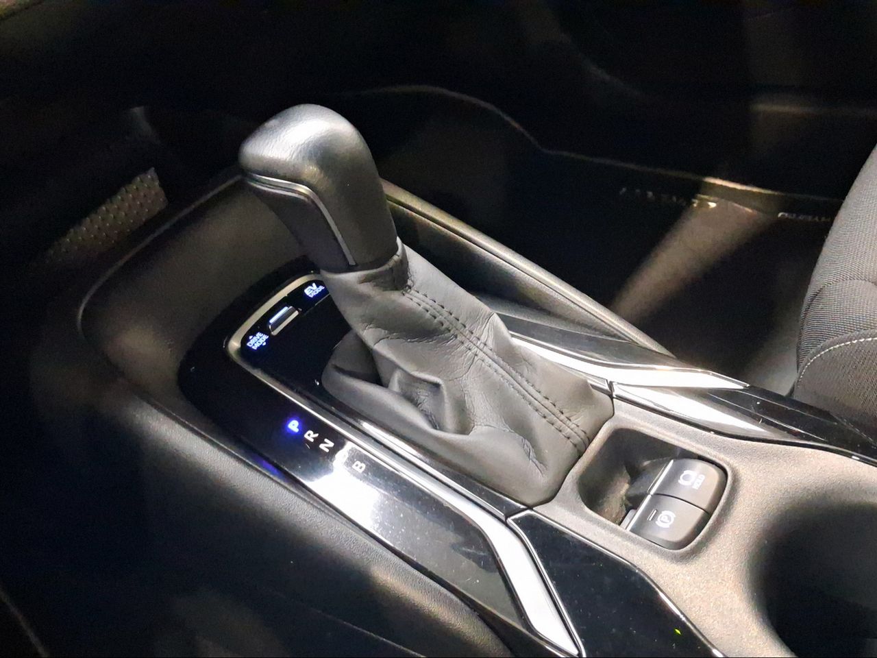 Toyota Corolla 1.8 125H ACTIVE TECH E-CVT  - Foto 22