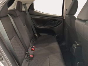 Toyota Yaris 1.5 120H Active Plus  - Foto 8