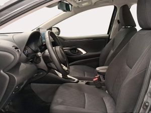 Toyota Yaris 1.5 120H Active Plus  - Foto 13