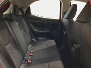 Toyota Yaris 1.5 120H Active Plus  - Foto 8