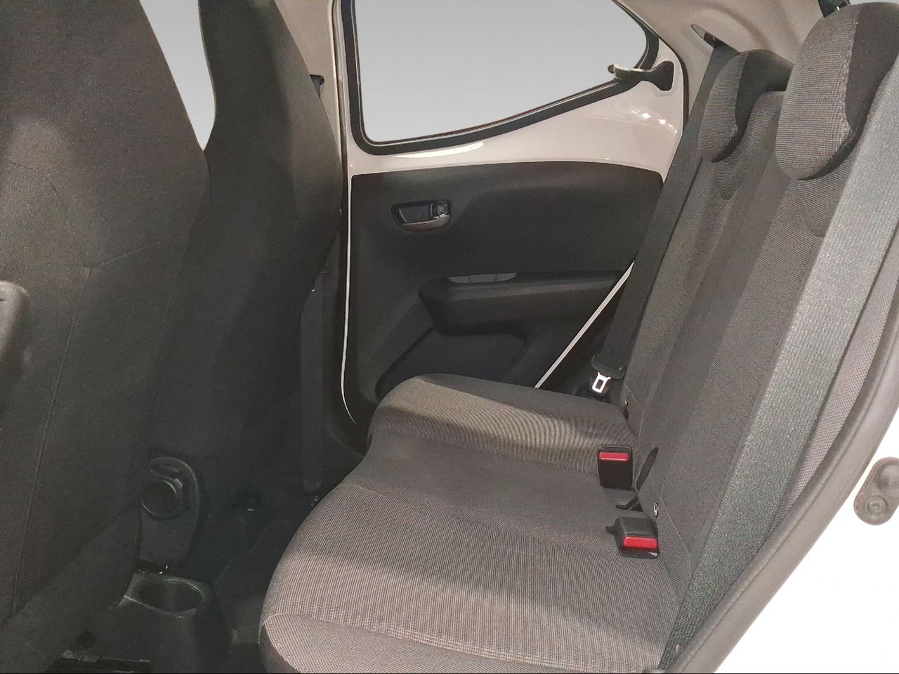 Toyota Aygo 1.0 70 x-play  - Foto 12