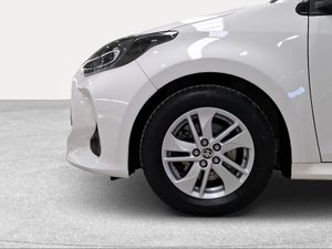 Toyota Yaris 1.5 120H Business Plus  - Foto 17