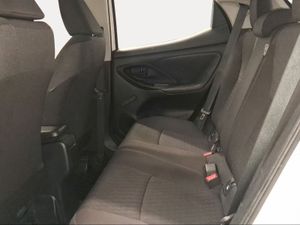 Toyota Yaris 1.5 120H Business Plus  - Foto 12