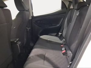 Toyota Yaris 1.5 120H Active Plus  - Foto 12