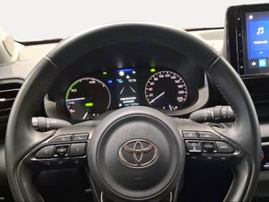 Toyota Yaris 1.5 120H Active Plus  - Foto 14