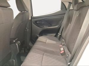 Toyota Yaris 1.5 120H Active Plus  - Foto 12