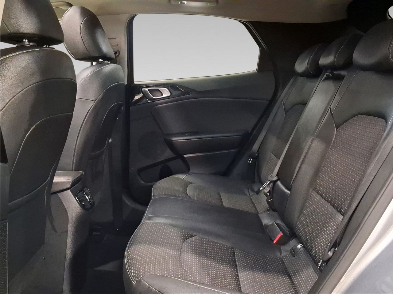 Kia XCeed 1.6 MHEV iMT Emotion 100kW (136CV)  - Foto 12