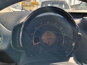 Toyota Aygo 1.0 70 x-play  - Foto 15