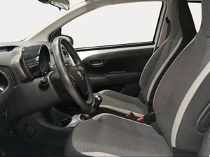 Toyota Aygo 1.0 70 x-play  - Foto 13