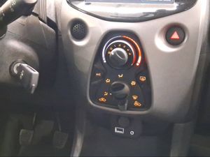 Toyota Aygo 1.0 70 x-play  - Foto 22
