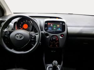 Toyota Aygo 1.0 70 x-play  - Foto 9