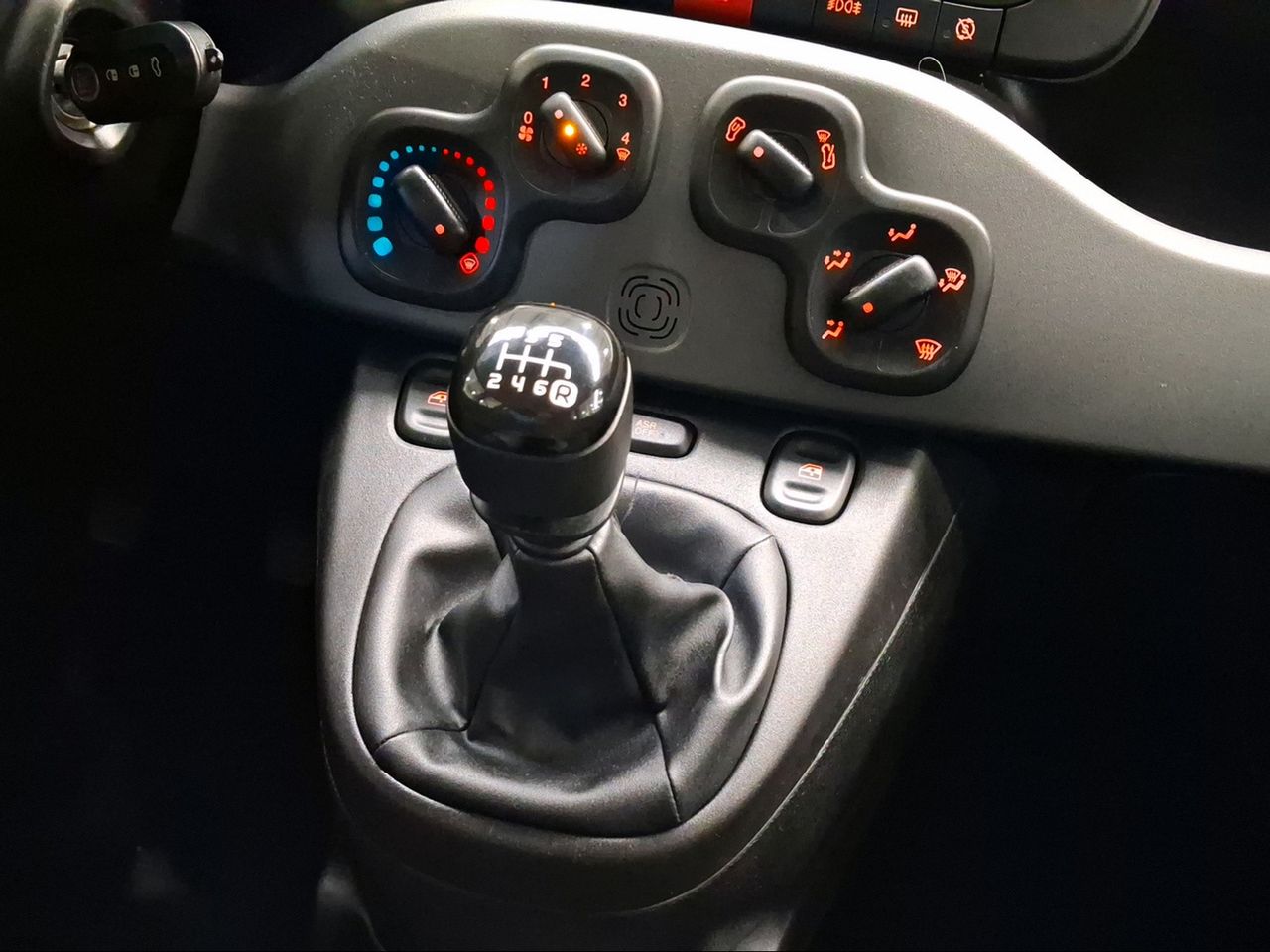 Fiat Panda City Life Hybrid 1.0 Gse 51kw (70CV)  - Foto 22