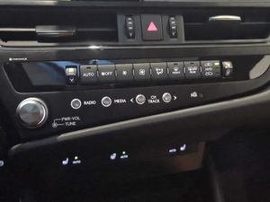 Lexus ES 2.5 300h Premium  - Foto 15
