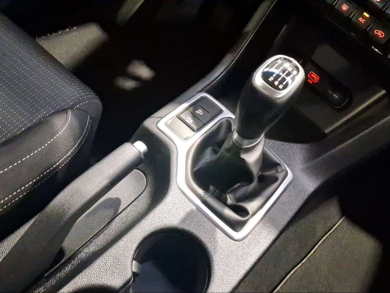 Kia Sportage 1.6 MHEV Drive 85kW (115CV) 4x2  - Foto 22