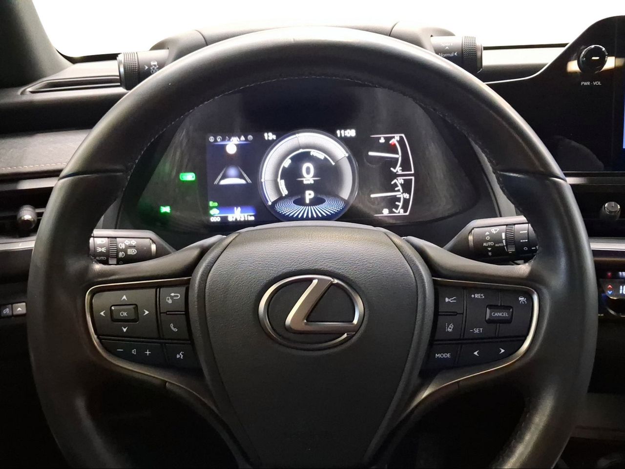 Lexus UX 2.0 250h Business  - Foto 18