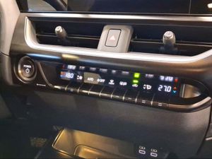 Lexus UX 2.0 250h Business  - Foto 17
