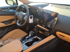 Lexus NX 450h+ Premium+ 4WD  - Foto 8