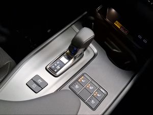 Lexus UX 2.0 300h Relax Plus 4X4  - Foto 14