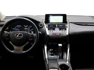 Lexus NX 2.5 300h Business Navigation 2WD  - Foto 9