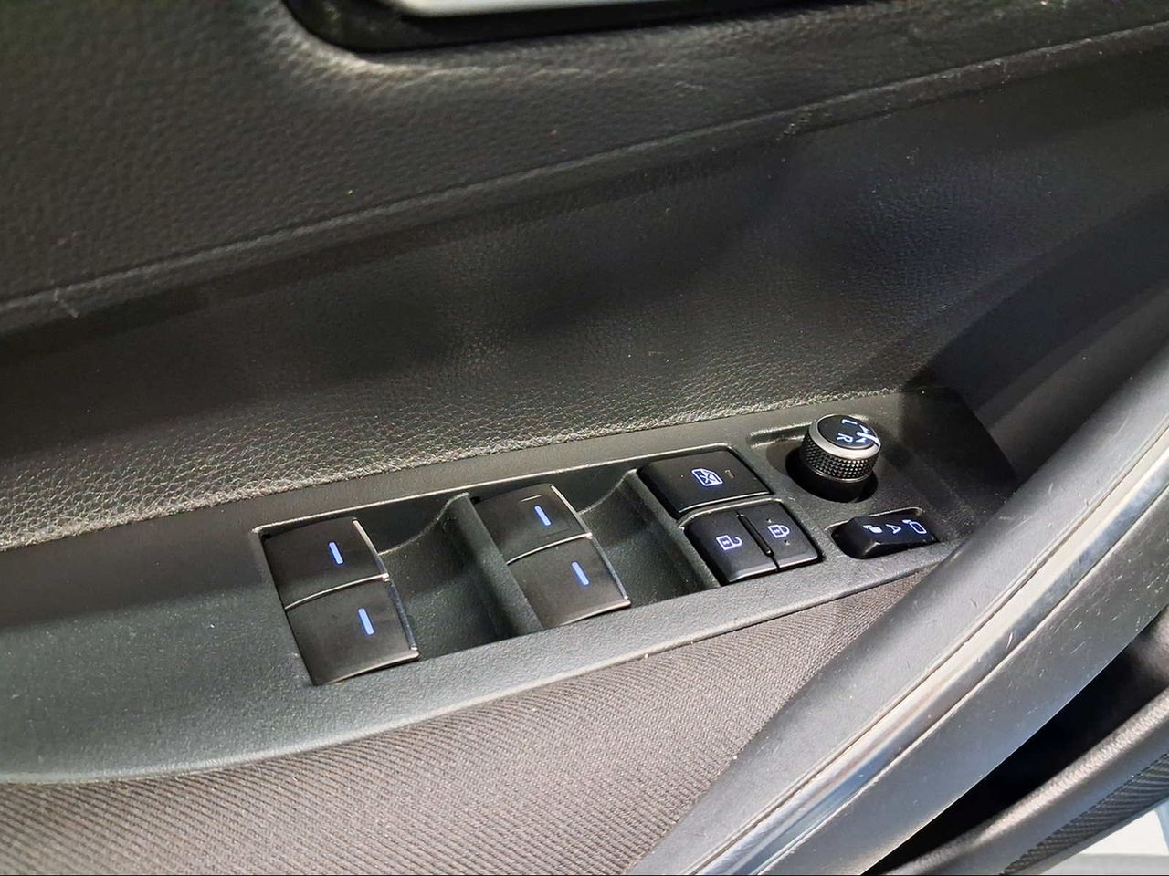 Toyota Corolla 1.8 125H ACTIVE TECH E-CVT  - Foto 23