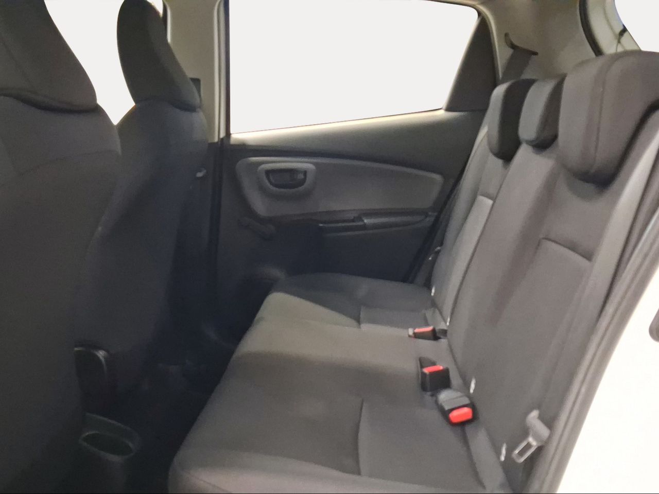 Toyota Yaris 1.0 70 Business  - Foto 12