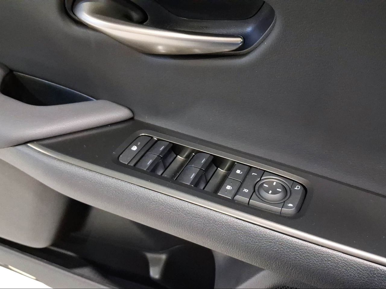 Lexus UX 2.0 300h UX Plus  - Foto 17