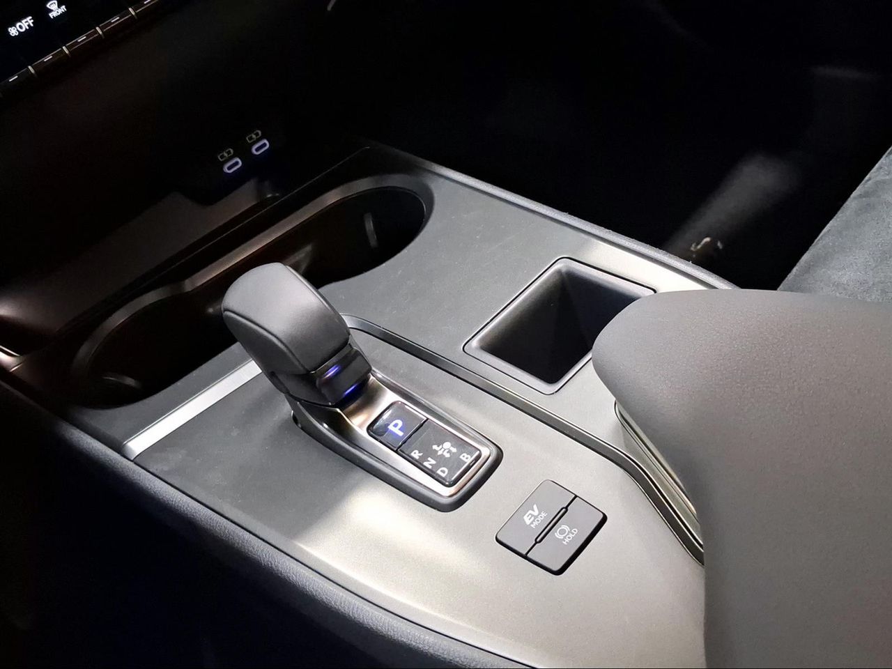 Lexus UX 2.0 300h UX Plus  - Foto 15