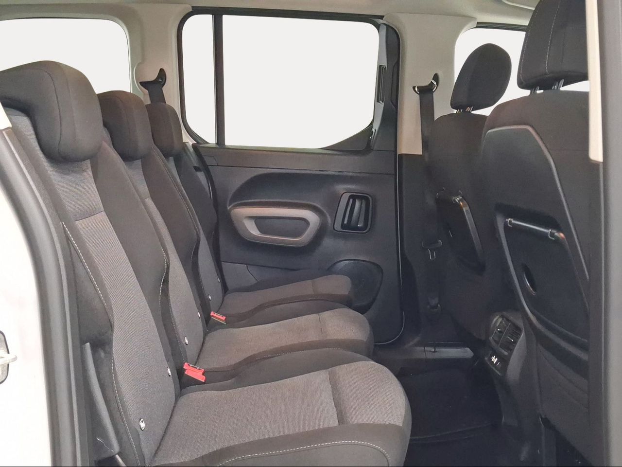 Toyota Proace City Verso Family L2 1.5D 130CV Active 7p  - Foto 8
