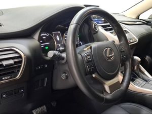 Lexus NX 2.5 300h Premium 2WD  - Foto 16