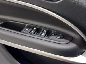 Jeep Avenger 1.2 eHybrid 74kW (100CV) Summit  - Foto 17