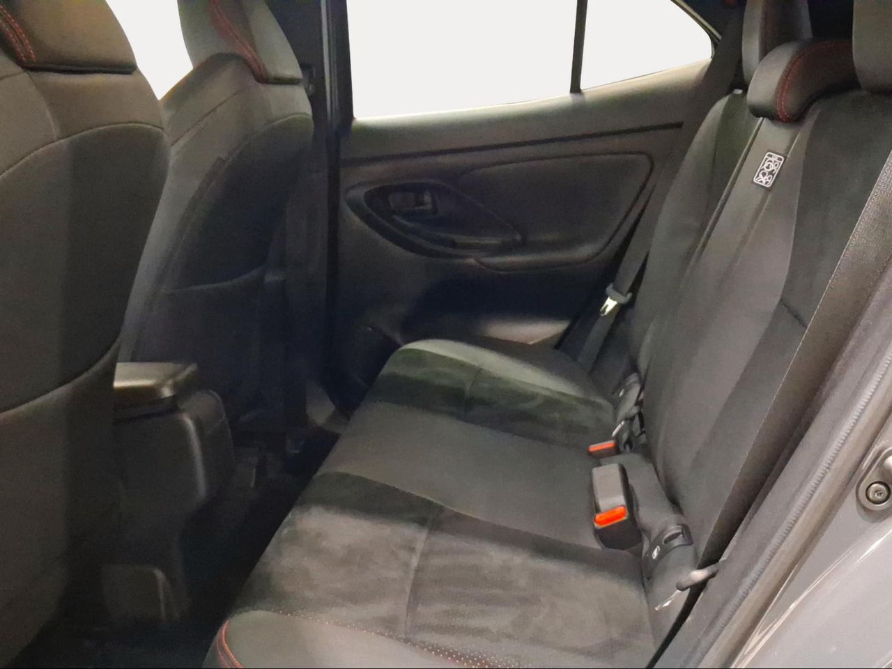 Toyota Yaris Cross 1.5 130H GR Sport  - Foto 12