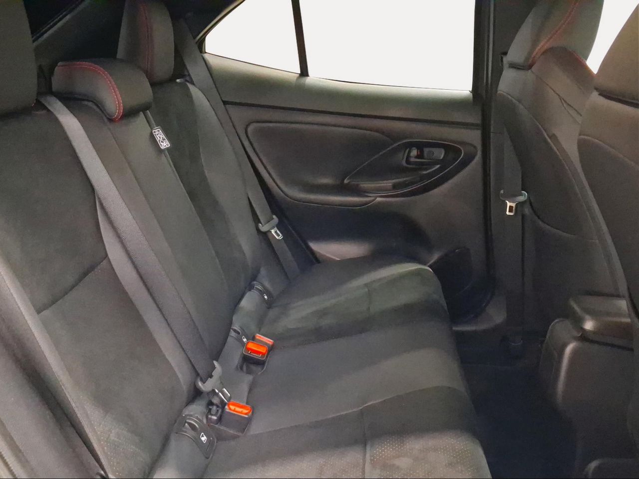 Toyota Yaris Cross 1.5 130H GR Sport  - Foto 8