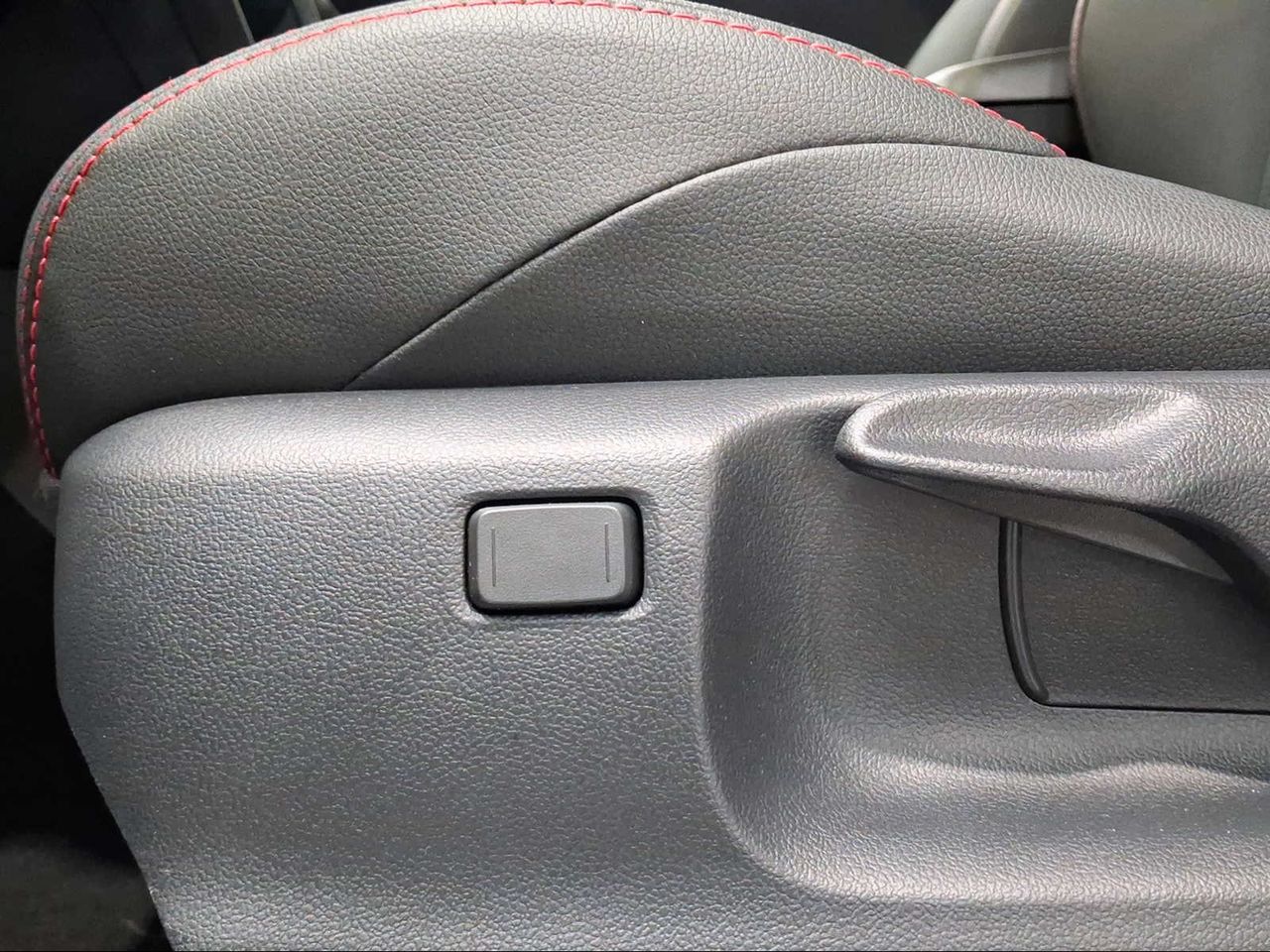 Toyota Yaris Cross 1.5 130H GR Sport  - Foto 22