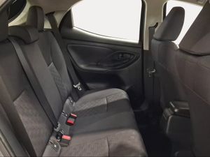 Toyota Yaris 1.5 120H Active Plus  - Foto 8