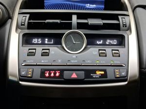 Lexus NX 2.5 300h Premium 2WD  - Foto 15