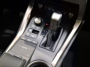 Lexus NX 2.5 300h Premium 2WD  - Foto 14